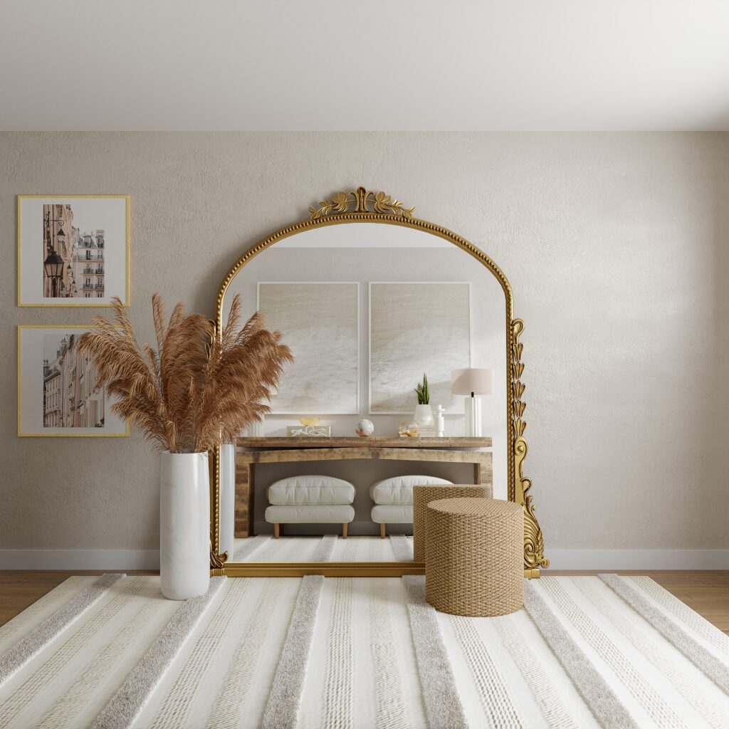 Großer, goldener Standspiegel mit opulenter Verzierung auf hellem Teppich
