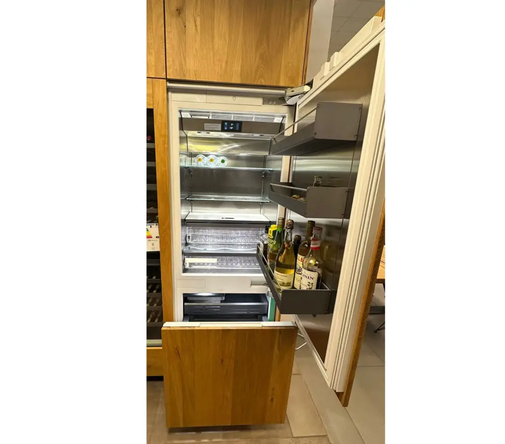 Foto von innenraum der Gaggenau Kühl-Gefrierkombination Serie 400